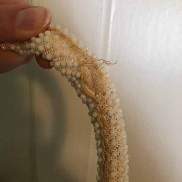 Vintage white 50s 60s beaded lucite purse - Picture 5 of 6